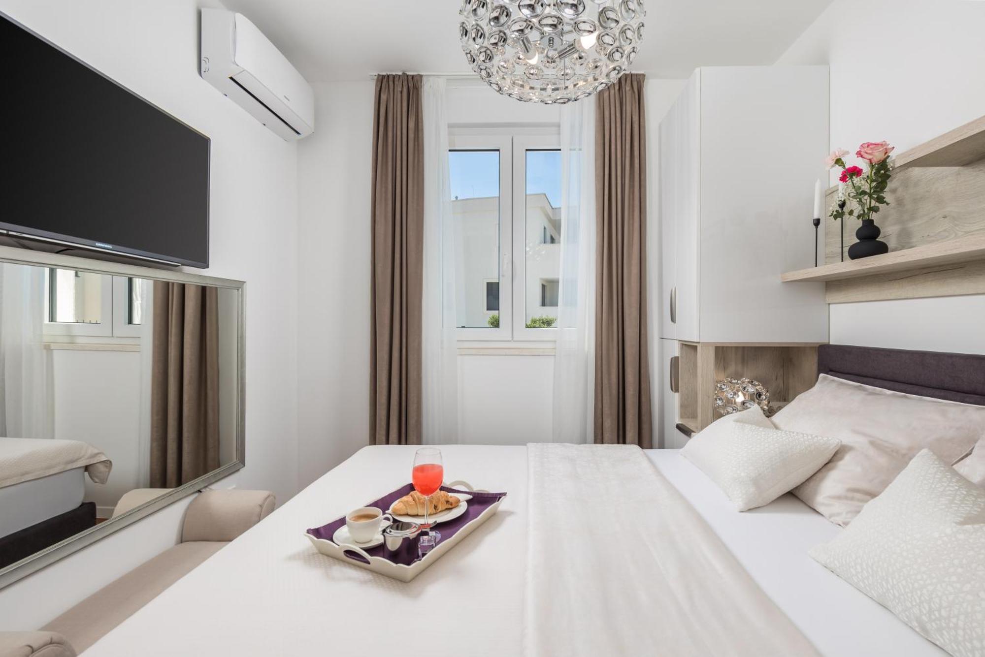 Luxury Apartment Hyperion With Private Pool And Garden Murter Luaran gambar